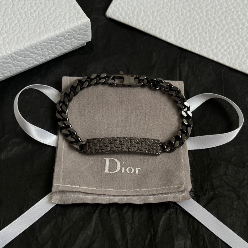 chr1st1an D10r bracelets